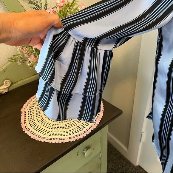 Loft Navy Blue Stripe Tiered Ruffle Tulip Sleeve Blouse Sz M Career - Picture 4 of 10